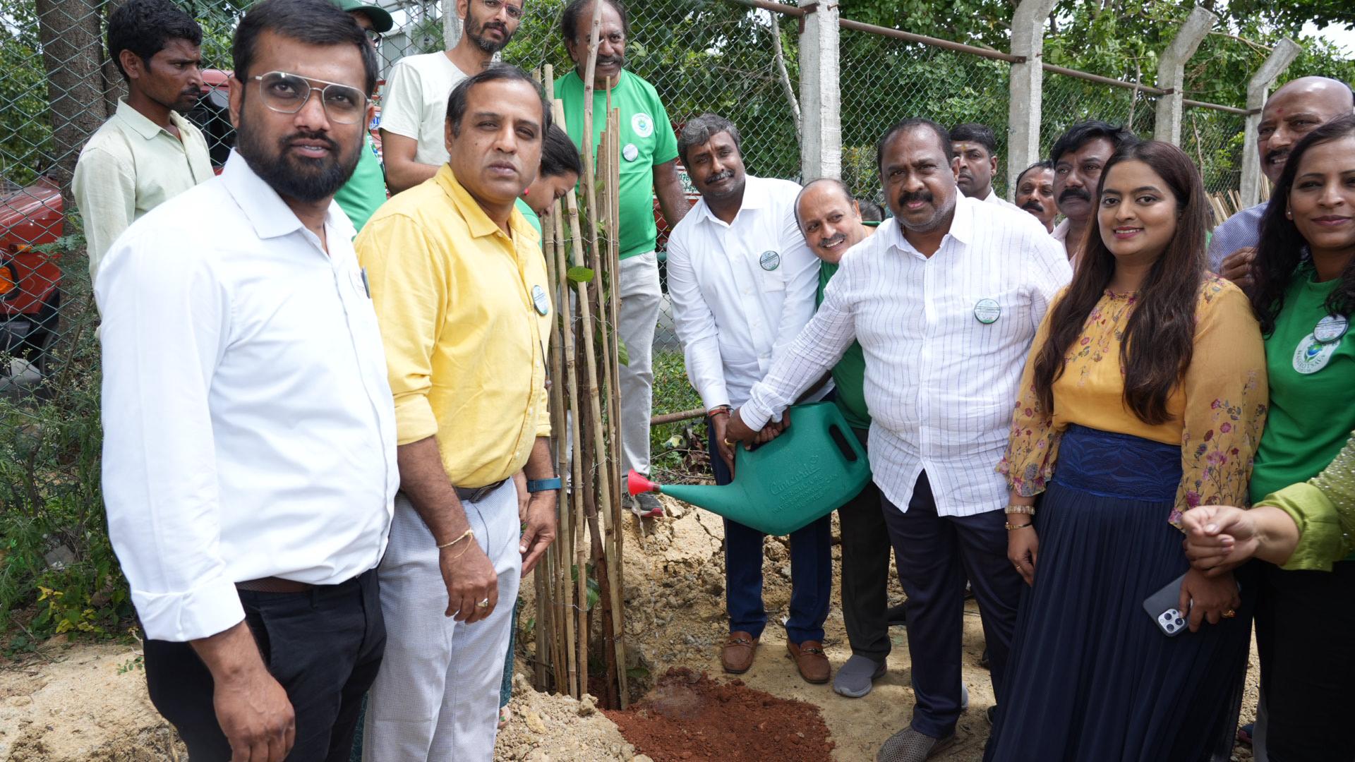  ನಗರ ಹಸಿರಾಗಿರಿಸಲು ಇವಿ ಬೈಕ್ ರ್ಯಾಲಿ ಜೊತೆಗೆ ಸಸಿ ನೆಡುವ ಮೂಲಕ ಜಾಗೃತಿ