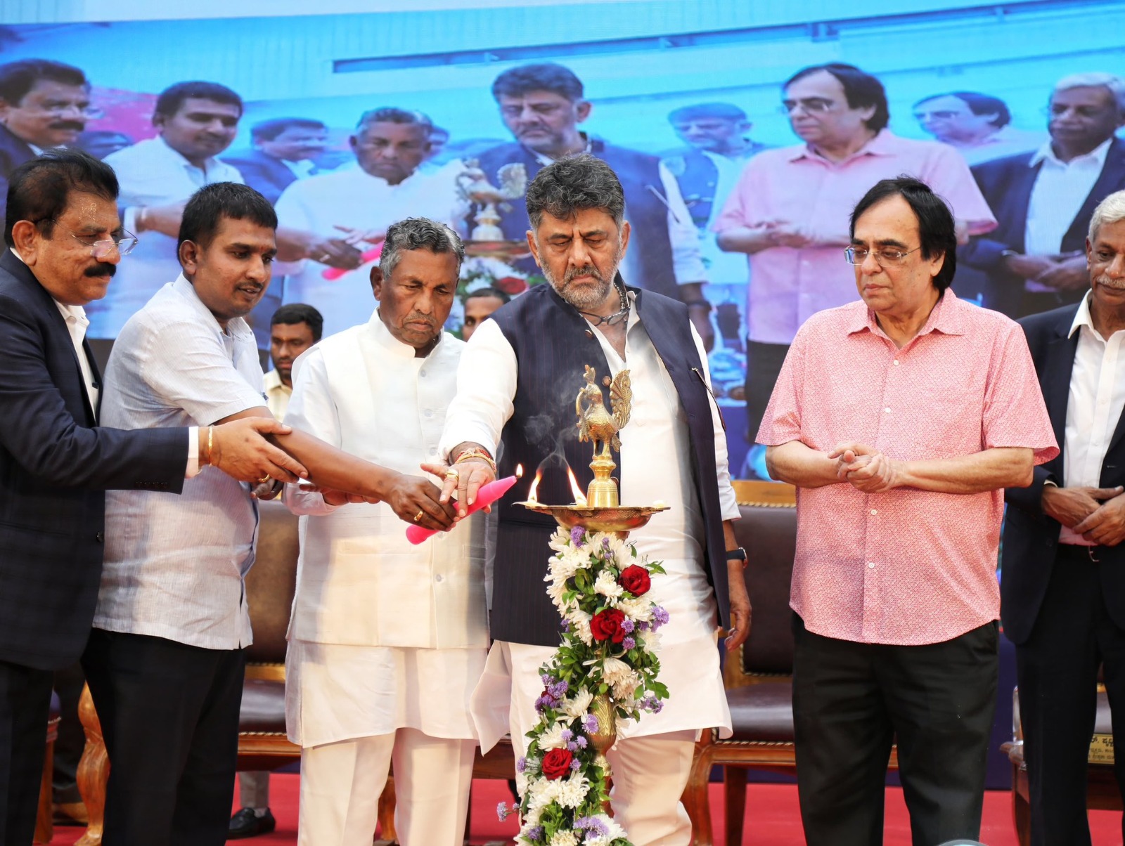 ಸಾರ್ವಜನಿಕ ವಲಯ ಉದ್ಯಮಗಳನ್ನು ಆಂಧ್ರ ಕ್ಕೆ ಸ್ಥಳಾಂತರಿಸುವ ಕೇಂದ್ರದ ಕ್ರಮವನ್ನು ರಾಜ್ಯ ವಿರೋಧಿಸುತ್ತದೆ
