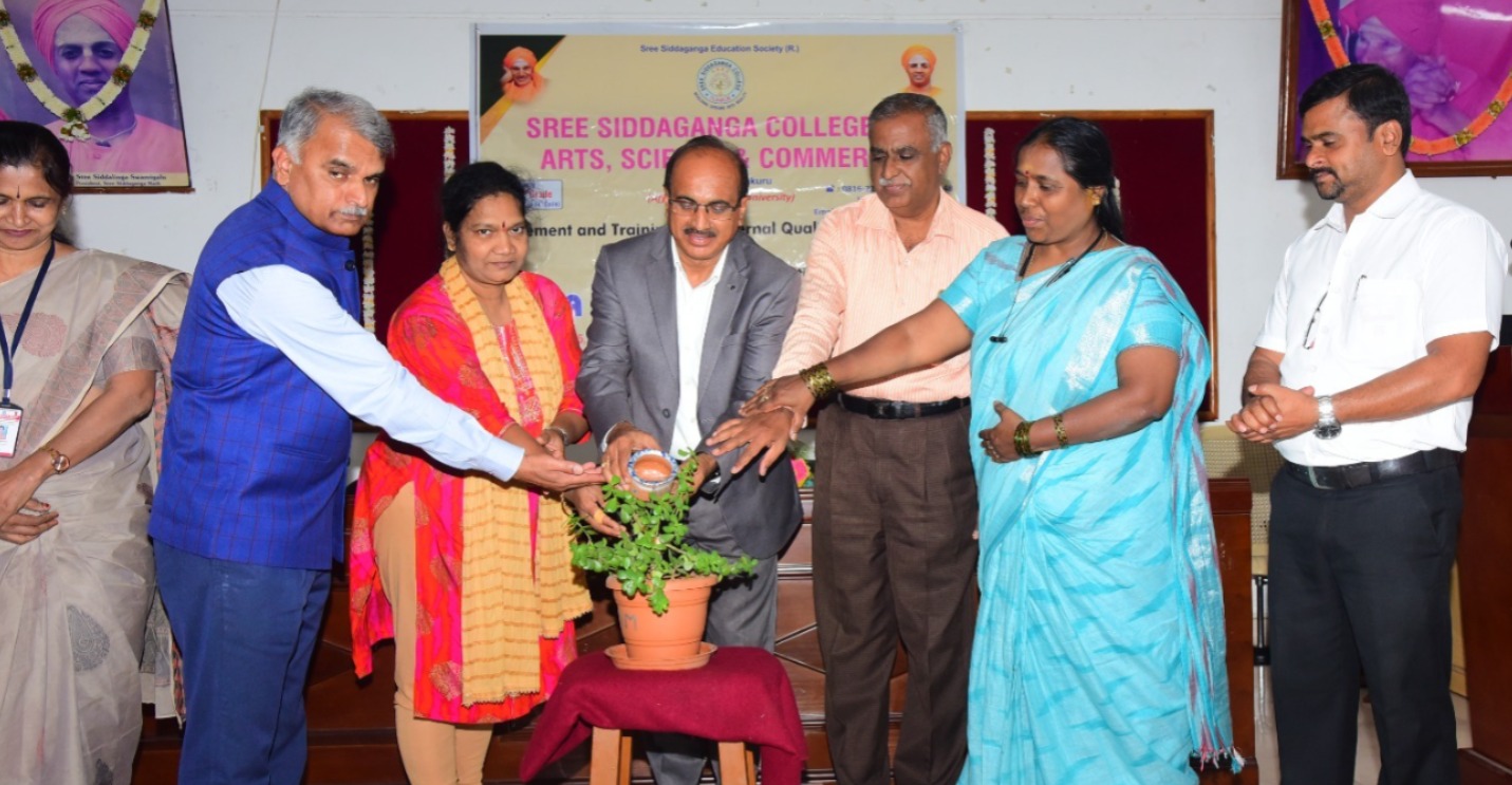 ವಿದ್ಯೆಯ ಜೊತೆ ಕೌಶಲ್ಯ ಬಹುಮುಖ್ಯ: ಡಾ.ಟಿ.ಬಿ.ನಂಜುoಡಪ್ಪ ಕರೆ ಸಿದ್ದಗಂಗಾ ಕಲಾ ಕಾಲೇಜಿನಲ್ಲಿ ಬೃಹತ್ ಉದ್ಯೋಗ ಮೇಳ