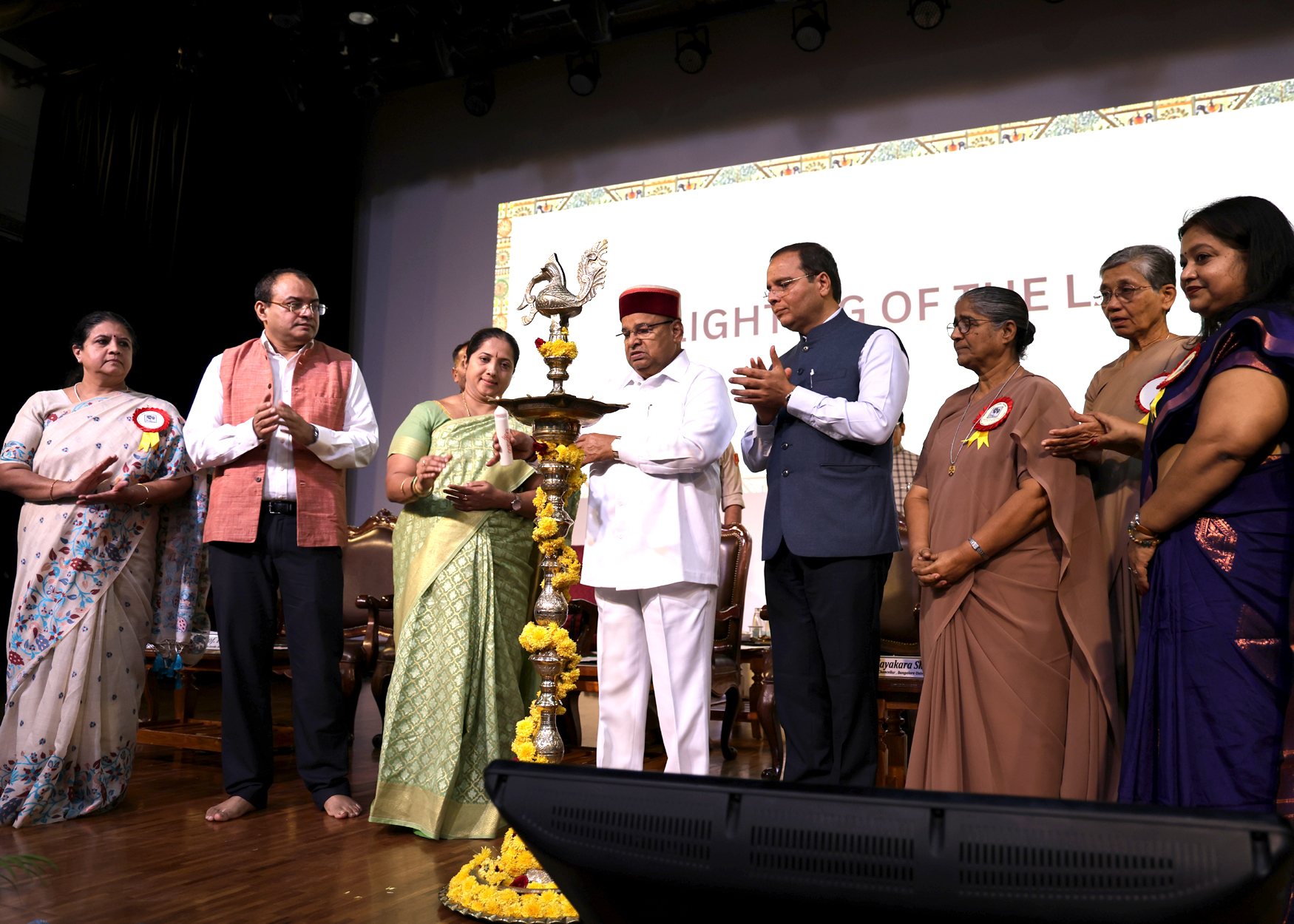 “ಬುಡಕಟ್ಟು ಸಂಸ್ಕೃತಿ, ಪರಂಪರೆ ಮತ್ತು ಸ್ಥಳೀಯ ಆಚರಣೆಗಳು” ಕುರಿತ ಅಂತರಾಷ್ಟ್ರೀಯ ಸಮ್ಮೇಳನಕ್ಕೆ ಚಾಲನೆ