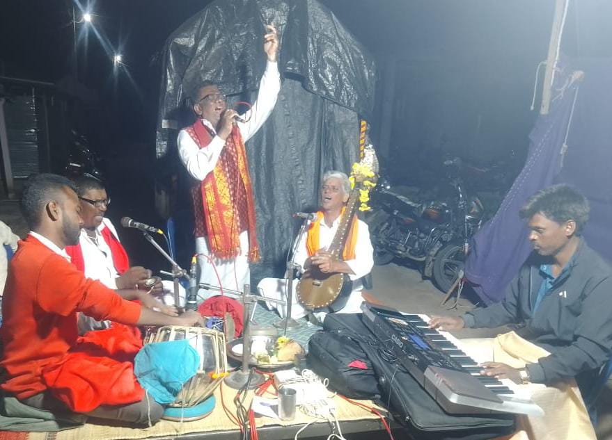 ತಂಬೂರಿ ಪದ ಗಾಯಕರು ಕೇಬ್ಬೇಪುರದ ಆರ್. ಸಿದ್ಧರಾಜು