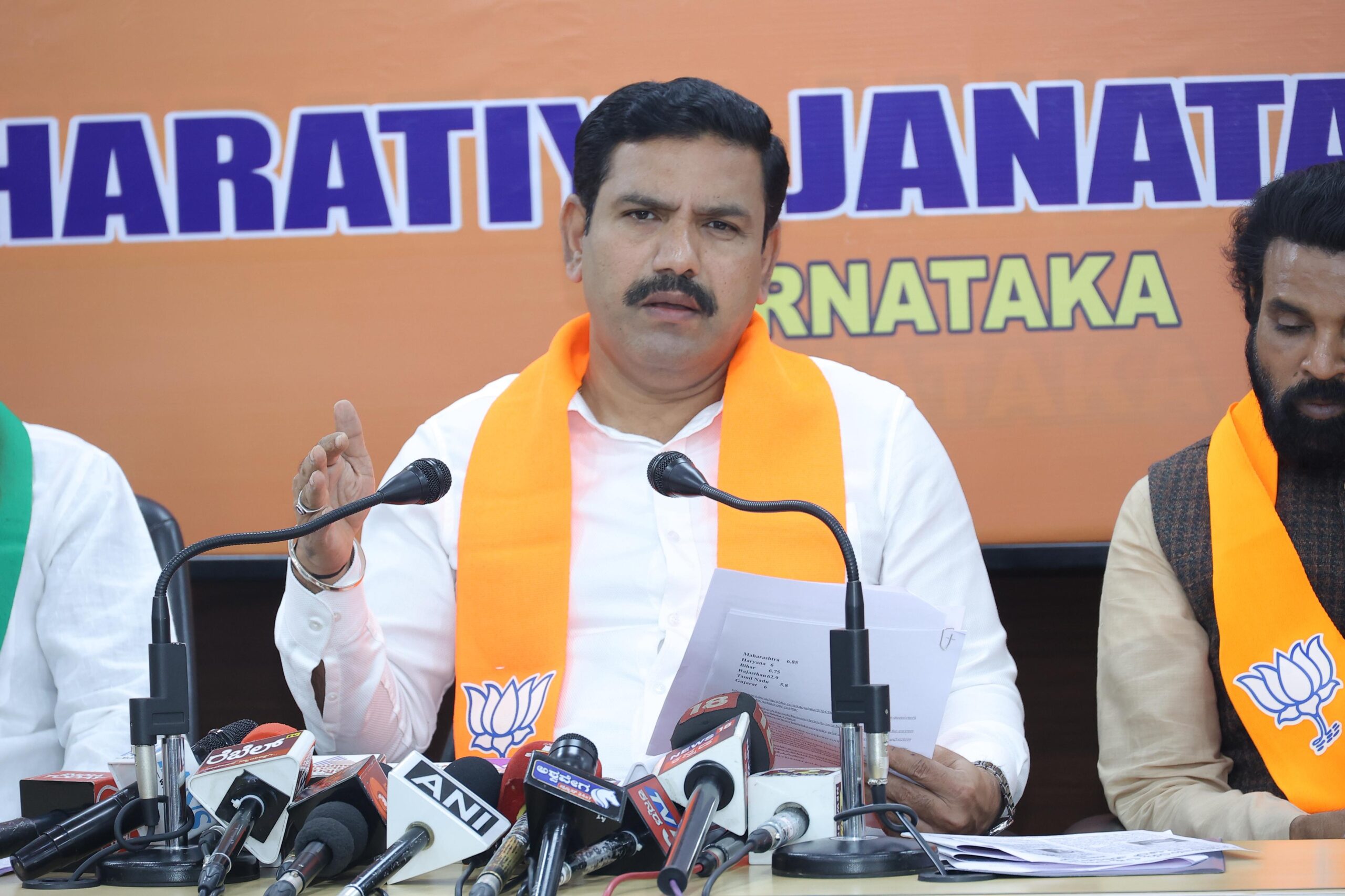 ಸಿದ್ದರಾಮಯ್ಯರ ರಾಜೀನಾಮೆ ಪಡೆಯಲು ಭೂಮಿಕೆ ಸಿದ್ಧತೆಗೆ ಸುರ್ಜೇವಾಲಾ ಭೇಟಿ: ಬಿ.ವೈ.ವಿಜಯೇಂದ್ರ