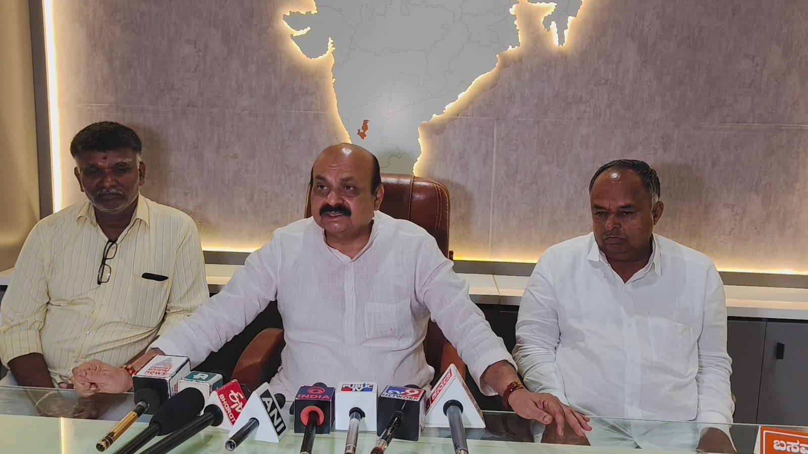 ಸಿಎಂ ಅವರ ಮಾತನ್ನು ಯಾರೂ ನಂಬುವುದಿಲ್ಲ: ಬಸವರಾಜ ಬೊಮ್ಮಾಯಿ