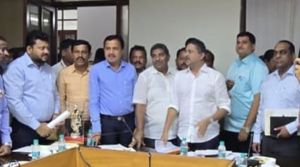 ಮುಷ್ಕರ ವಾಪಸ್:ಸಚಿವ ಭೈರತಿ ಸುರೇಶ್ ರವರಿಗೆ ಪಾಲಿಕೆ ನೌಕರರ ಪರಿಷತ್ತು ವತಿಯಿಂದ ಅಭಿನಂದನೆ