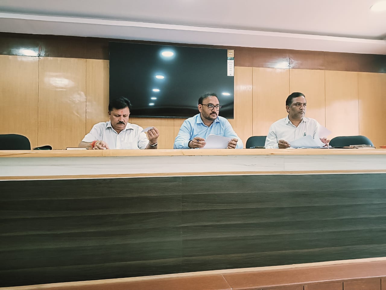 ಪ್ರತಿ ಮನೆಗೆ ನೀರು ತಲುಪಲು ತ್ವರಿತವಾಗಿ ಕಾಮಗಾರಿ ಪೂರ್ಣಗೊಳಿಸಿ: ಸಿಇಓ ಯತೀಶ್.ಆರ್