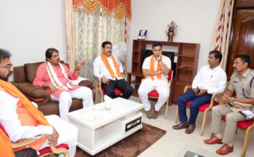 Maddur Clashes: BJP delegation meet Mandya DC and DSP
