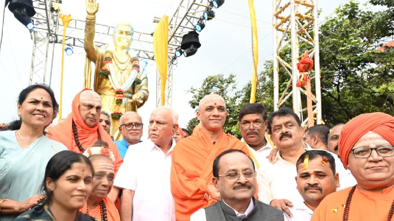 Basavanna Statue: ರಾಜಾಜಿನಗರ ಮೋದಿ ರಸ್ತೆಯಲ್ಲಿ ಬಸವೇಶ್ವರರ ಪುತ್ಥಳಿ ಅನಾವರಣ; ಅರ್ಥಪೂರ್ಣ ಸಮಾರಂಭ
