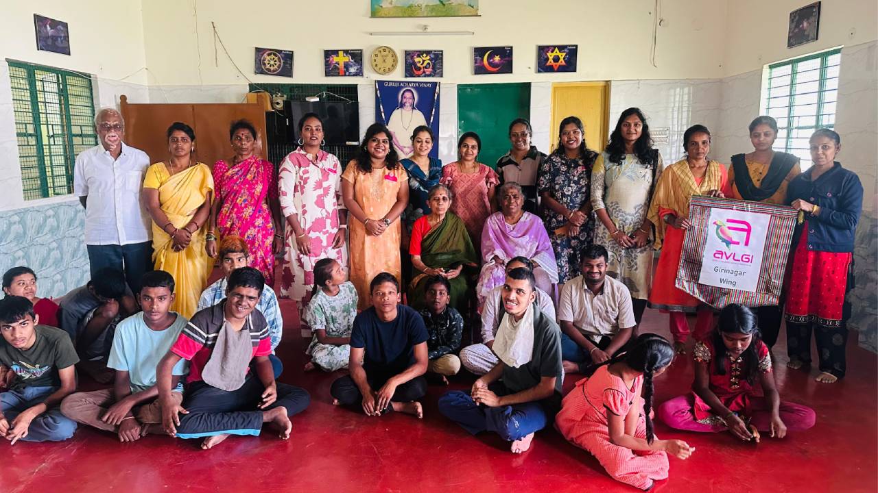 AVLGI ಗಿರಿನಗರ ವಿಂಗ್ನಿಂದ ಅದ್ಹಾರ್ ಶಾಲೆಗೆ ದಾನ AVLGI ಗಿರಿನಗರ ವಿಂಗ್ನಿಂದ ಅದ್ಹಾರ್ ಶಾಲೆಗೆ ದಾನ