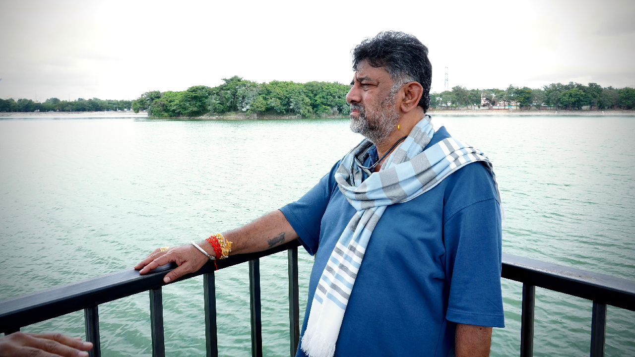 ಕೆ.ಆರ್ ಪುರಂ ಸಂತೆ ಬೇರೆಡೆಗೆ ಸ್ಥಳಾಂತರದ ಬಗ್ಗೆ ಚರ್ಚಿಸಲಾಗುವುದು: ಉಪ ಮುಖ್ಯಮಂತ್ರಿ ಡಿ.ಕೆ. ಶಿವಕುಮಾರ್ ಕೆ.ಆರ್ ಪುರಂ ಸಂತೆ ಬೇರೆಡೆಗೆ ಸ್ಥಳಾಂತರದ ಬಗ್ಗೆ ಚರ್ಚಿಸಲಾಗುವುದು: ಉಪ ಮುಖ್ಯಮಂತ್ರಿ ಡಿ.ಕೆ. ಶಿವಕುಮಾರ್