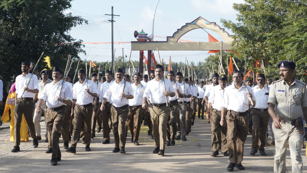 ಶಿಕಾರಿಪುರ: ಶಿರಾಳಕೊಪ್ಪದಲ್ಲಿ ‘ಸಂಘ ಶತಾಬ್ದಿ’ ಅಂಗವಾಗಿ ಪಥಸಂಚಲನ
