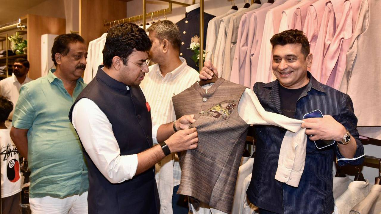 ದೇಶ, ವಿದೇಶಗಳ ವಿಭಿನ್ನ ಉಡುಪುಗಳ ಬಿ-ಮೋರ್” ಮಳಿಗೆ ಜಯನಗರದಲ್ಲಿ ಆರಂಭ ದೇಶ, ವಿದೇಶಗಳ ವಿಭಿನ್ನ ಉಡುಪುಗಳ ಬಿ-ಮೋರ್” ಮಳಿಗೆ ಜಯನಗರದಲ್ಲಿ ಆರಂಭ