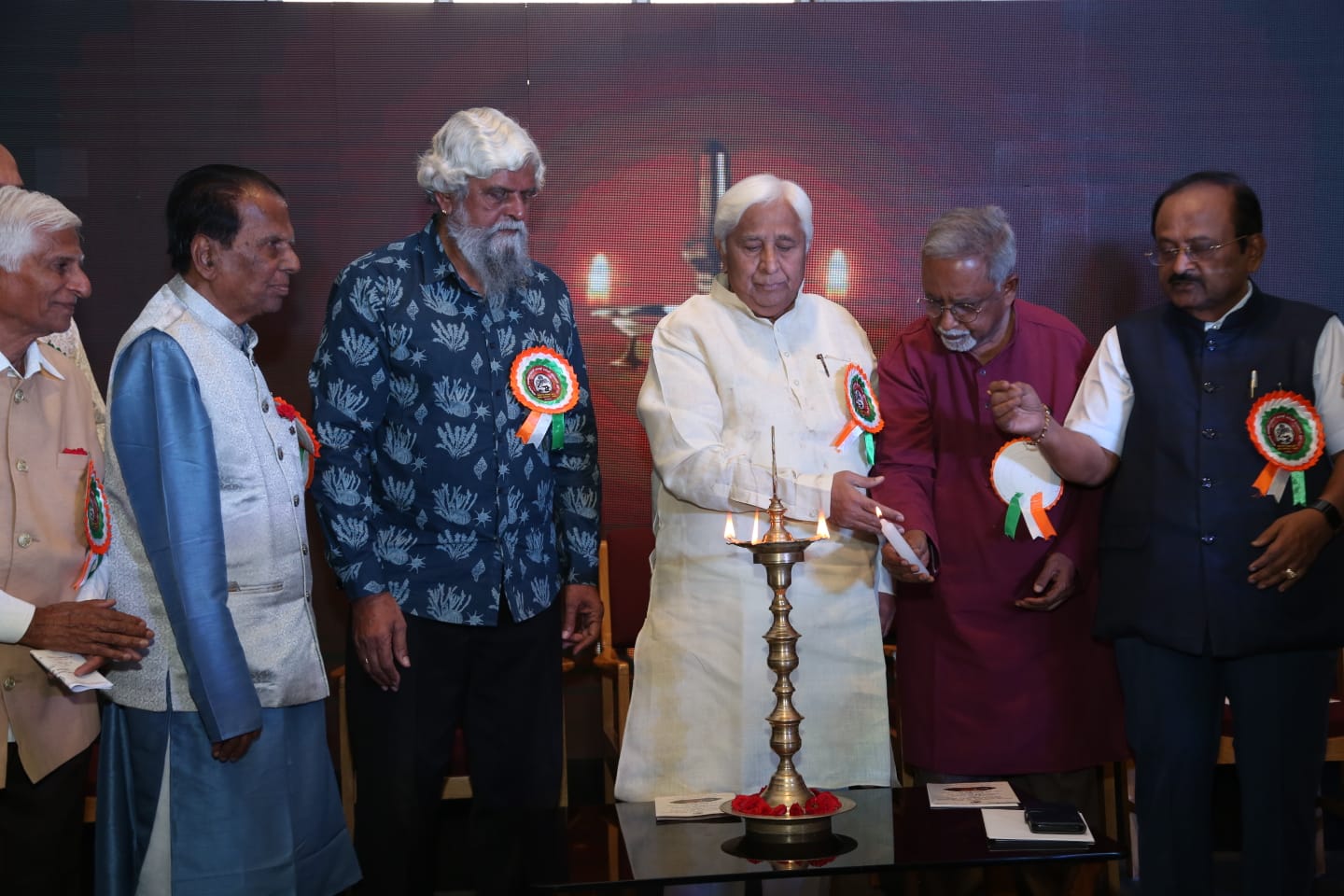 ಚಿತ್ರಕಲೆ, ಶಿಲ್ಪಿಕಲೆ, ರಂಗಭೂಮಿ ವಿವಿಧ ಕಲೆಗಳಲ್ಲಿ ನಿರತರಾಗಿರುವ ಕಲಾವಿದರಿಗೆ ಪ್ರೋತ್ಸಾಹ